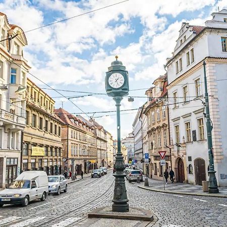 Bright Studio Close To Charles Bridge And Prague Castleアパートメント エクステリア 写真