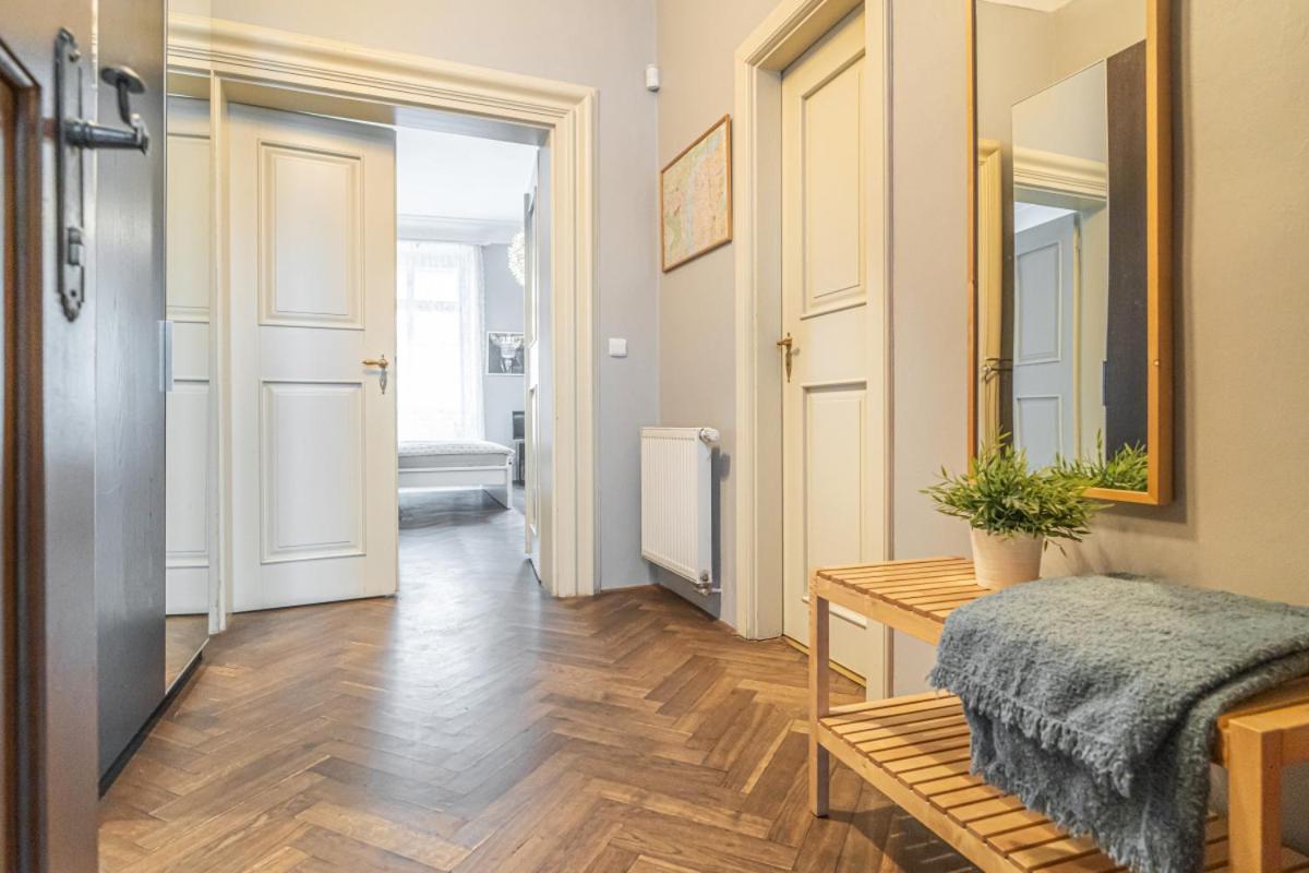 Bright Studio Close To Charles Bridge And Prague Castleアパートメント エクステリア 写真