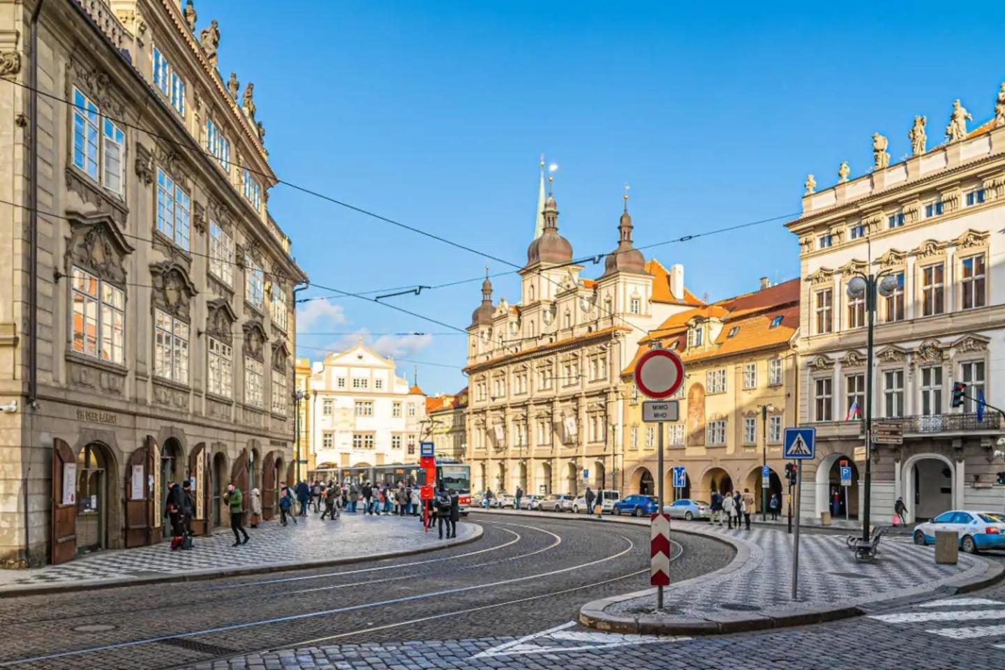 Bright Studio Close To Charles Bridge And Prague Castleアパートメント エクステリア 写真