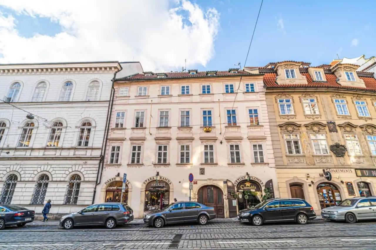 Bright Studio Close To Charles Bridge And Prague Castleアパートメント エクステリア 写真